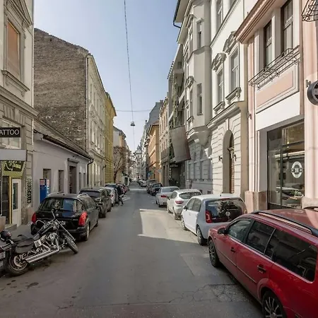Deleted Budapesta