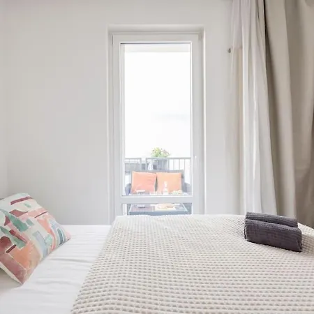Relaxing Spacious Balcony Super Near Opera 아파트 *